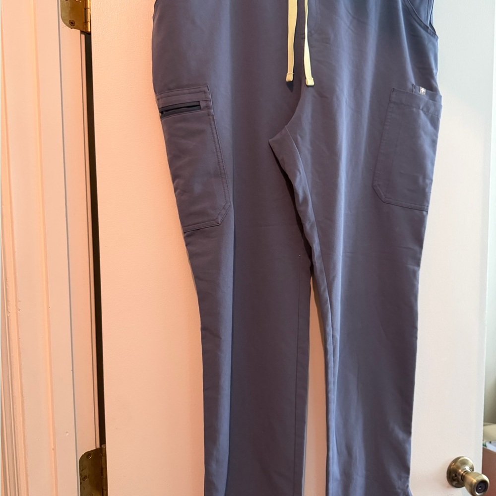 EUC FIGS Women’s Yola Skinny Fit Straight Leg Scrub Pants in Galaxy